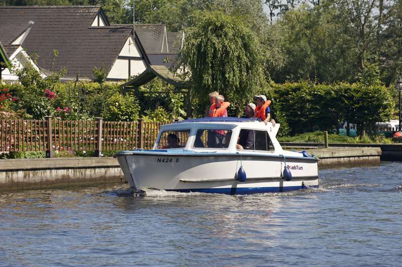 [28+] Cabin Cruiser Hire Norfolk Broads